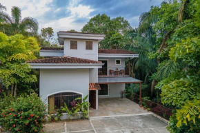Villa Palmeras with jungle views pool near MA